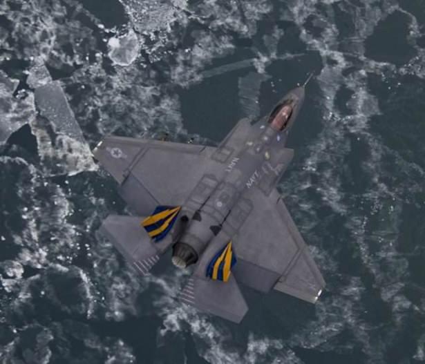 <p>F-35; havadan havaya mücadelede 4 kat daha etkili, karaya saldırı gücü 8 kat daha fazla ve stratejik keşif ve hava savunması konusunda 3 kat daha etkili bir sisteme sahip.</p>

<p> </p>
