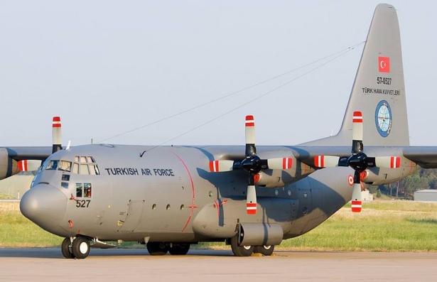 <p><strong>C130/B</strong></p>

<p>Hava Kuvvetleri'nde "Herkül" lakaplı C-130E/B nakliye uçağından 19 adet görev alıyor.</p>
