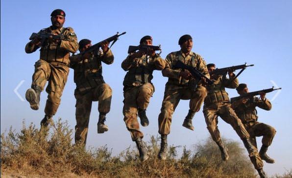 <p><strong>15. Pakistan</strong></p>

<p>Her an askere çağrılabilecek insan sayısı: 93,351,401</p>

<p>Tank Sayısı: 3124</p>

<p>Savaş Uçağı: 847</p>

<p>Bütçe: 7 milyar dolar</p>
