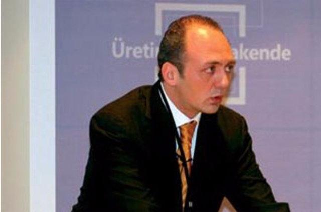 <p><strong>BERNARD ARCAS</strong><br />
Serveti: 800 milyon dolar<br />
Servet kaynağı: Arkas Holding<br />
Doğum Yeri: İzmir</p>