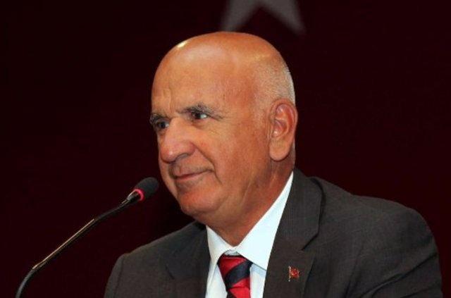 <p><strong>FİKRET ÖZTÜRK</strong><br />
Serveti: 400 milyon dolar<br />
Servet kaynağı: Öztürk Yatırım<br />
Doğum Yeri: Gaziantep</p>