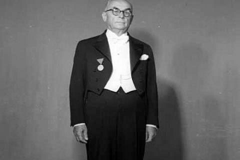 <p><strong>Celal Bayar - <span style="font-size:13px; line-height:1.6">1 (Hürriyet)</span></strong></p>
