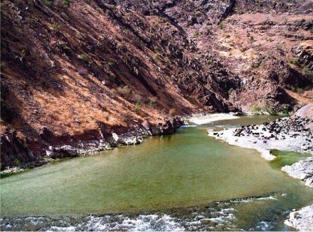 <p>İl: Şırnak<br />
İlçe: Cizre<br />
Nüfus: 112.973</p>
<p> </p>