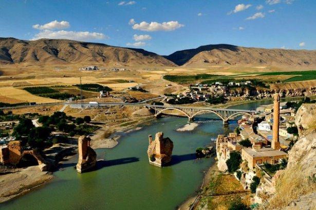 <p>İl: Batman<br />
İlçe: Merkez<br />
Nüfus: 381.814</p>

<p> </p>

