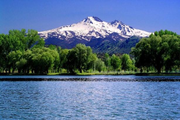 <p>İl: Kayseri<br />
İlçe: Melikgazi<br />
Nüfus: 537.035</p>
<p> </p>