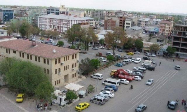 <p>İl: Iğdır<br />
İlçe: Merkez<br />
Mahalle: Özgür<br />
Nüfusu: 11439</p>

<p> </p>
