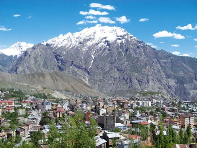 <p>İl: Hakkari<br />
İlçe: Yüksekova<br />
Mahalle: Yeni<br />
Nüfusu: 13472</p>

<p> </p>
