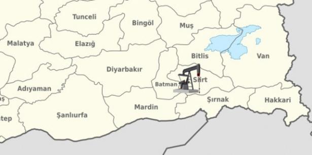 <p>YER: SİİRT - ERUH<br />
TARİH: Aralık 2013<br />
DERİNLİK: 2552 metre<br />
PETROLÜN KALİTESİ: 42.3 graviteli</p>