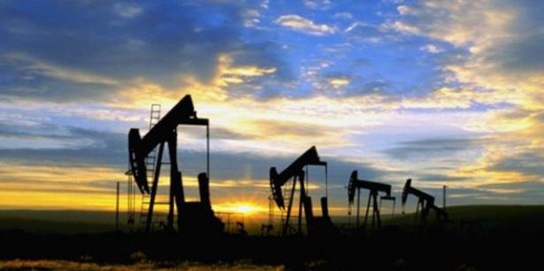 <p>Son günlerde Türkiye'de petrol bulunmasıyla ilgili hiç açıklama yapılmaması dikkat çekiyor. Enerji Bakanlığı'nın kesin talimatıyla Petrol İdaresi Müdürlüğü bu tarz açıklamalar yapmakta temkinli davranıyor.</p>