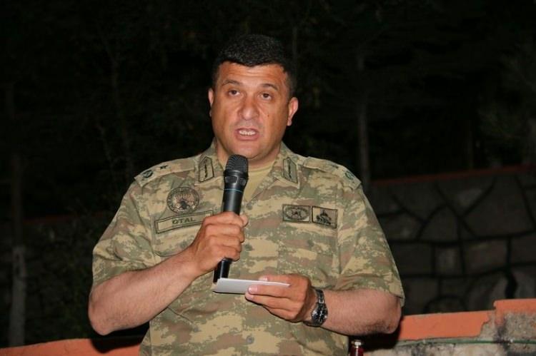 <p>Hakkari Dağ ve Komando Tugay Komutanı Tuğgeneral Ahmet Otal gözaltına alındı.</p>
