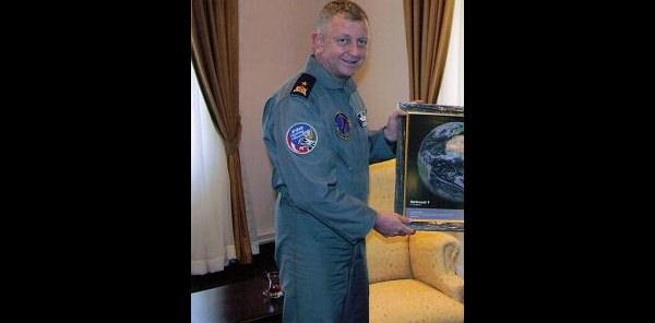 <p>1'inci Hava İkmal Bakım Merkezi Komutanı Hava Pilot Tümgeneral Mehmet Özlü</p>
