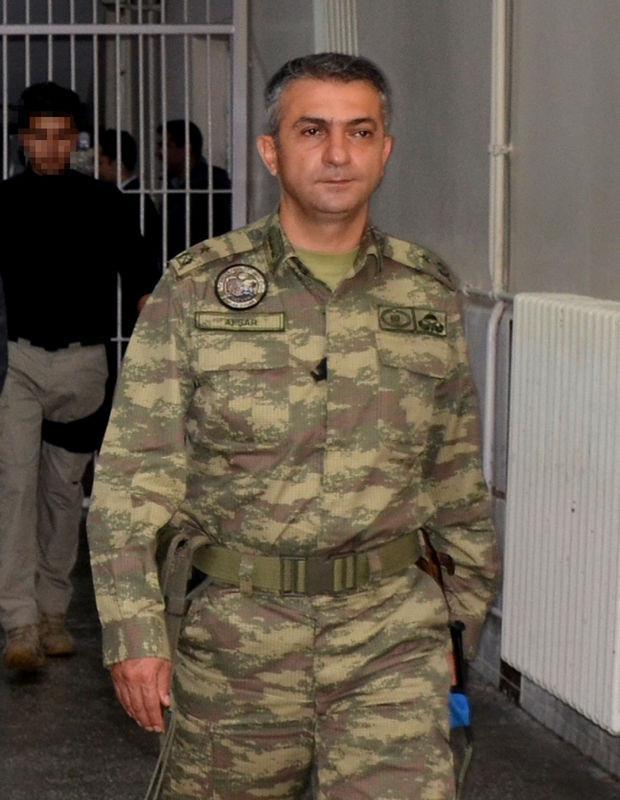 <p>Tatvan 10. Komando Tugay Komutanı Tuğgeneral Arif Settar</p>
<p> </p>