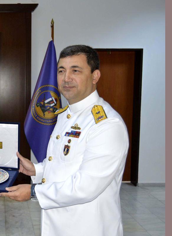 <p>Çanakkale Boğaz ve Garnizon Komutanı Tuğamiral Serdar Ahmet Gündoğdu</p>