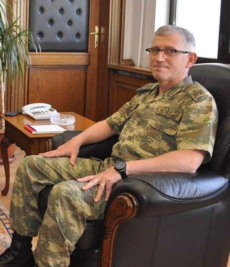 <p>Hava Savunma Okulu ve Eğitim Merkezi Komutanı Hava Pilot Tuğgeneral Orhan Gündüz</p>