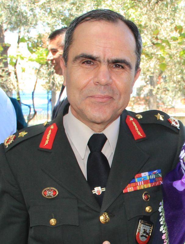 <p>Edremit 19. Motorlu Piyade Tugay Komutanı Tuğgeneral Nihayet Ünlü</p>
