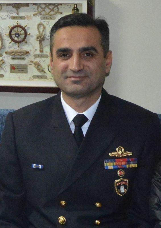 <p>Erdek Deniz Üs Komutanı Tuğamiral Gökhan Polat</p>
