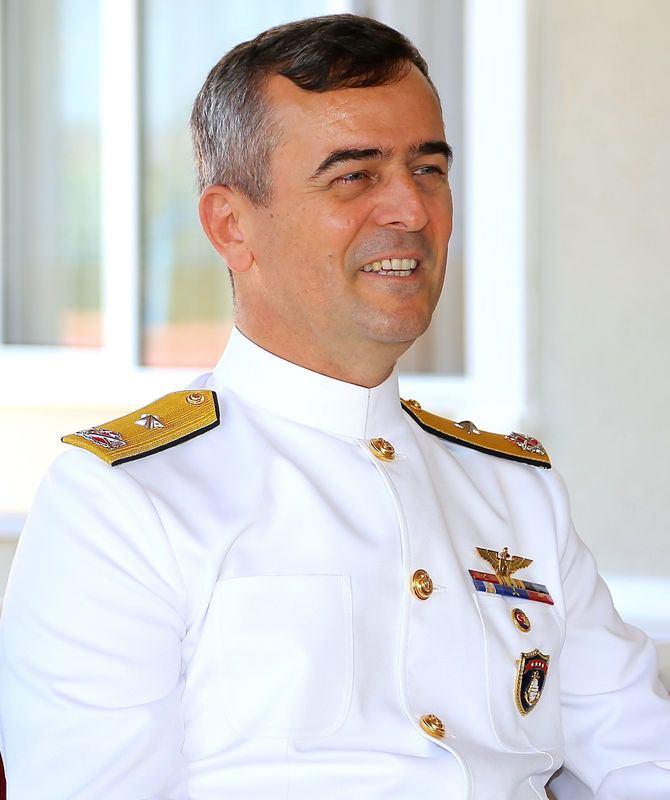 <p>Deniz Hava Us Komutanı Tuğamiral Tezcan Kızılelma</p>