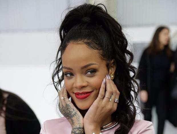 <p>Rihanna'nın Twitter'daki takipçi sayısı 62.1 milyon.</p>