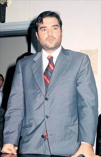 <p>Sezer İnanoğlu</p>

<p> </p>
