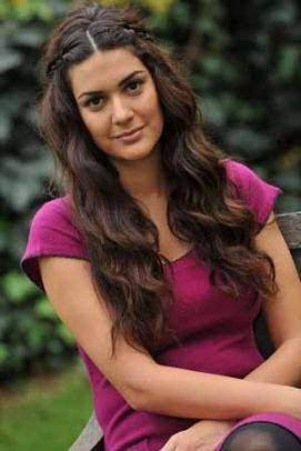 <p>Bergüzar Korel</p>

<p> </p>

