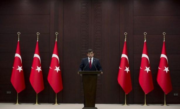 <p><span style="color:#FFFFFF">Buna göre Ahmet Davutoğlu'nun Başbakanlığında 1 Kasım'da yapılacak seçime kadar görevde kalacak yeni kabine şöyle; </span></p>
