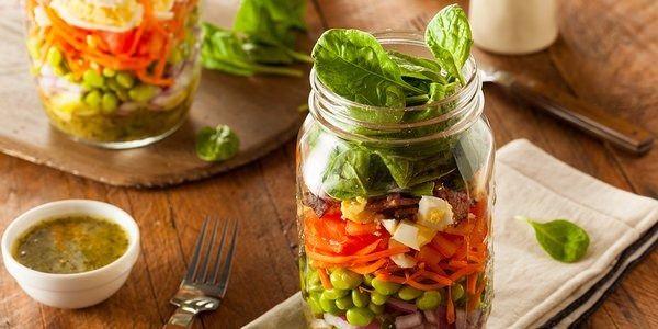 <p><span style="color:#FFFFFF">Hafta sonu her türlü yeşilliği ayıklayıp, yıkayıp, kurutup saklayabilirsiniz.</span></p>
