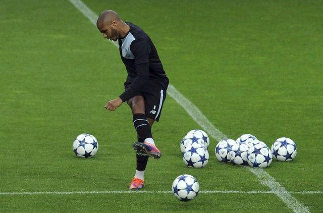 <p>YACINE BRAHIMI<br />
<br />
60 MİLYON EURO</p>