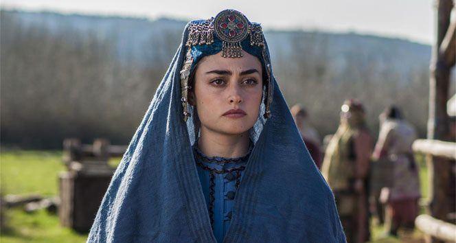 <p><strong>Yılın Ekran Yüzü Kadınları:</strong></p>

<p>Esra Bilgiç (Diriliş Ertuğrul) </p>
