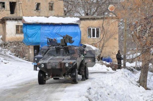 <p>KIRSALDA BASKILAMA: PKK’nın meskûn mahal çatış- malarını desteklemesi için kırsaldaki etkinliğinin baskılanması şarttır. </p>