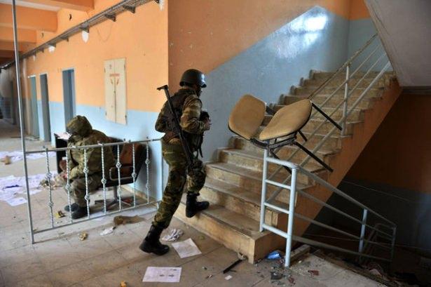 <p>JÖH’LER: Sahada muharip unsur Jandarma Özel Harekât’tır (JÖH). JÖH’ler uzman çavuşlardan teşkil ettirilmiştir. Mehmetçik özelliklerini yitirmemişlerdir. </p>