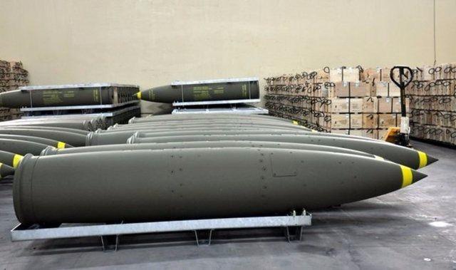 <p>Nüfuz edici bombanın dış geometrisinin güdüm kiti arayüzleri, kütle, kütle merkezi ve eylemsizlik özelliklerinin MK-84 (2000 libre) genel maksat bombasıyla benzer olduğunu dile getiren Öncel, şunları kaydetti:</p>
<p> </p>
