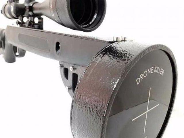 <p>ve askerin yanı sıra, ticari, hobi hatta terörizm maksatları ile Drone’ler uçuruluyor.</p>
<p> </p>