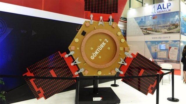 <p><strong>GÖKTÜRK - 2</strong><br />
Çin'den fırlatılan yerli üretim Göktürk-2 uydusu yaklaşık 200 kilogram ağırlığında ve bir metreküp hacminde. Göktürk 2 uydusu, 2,5 metre çözünürlükte görüntü topluyor. Yerden 686 kilometre yükseklikte yörüngeye giren uydu her 93 dakikada dünyanın çevresinde bir tur atıyor.</p>
<p> </p>