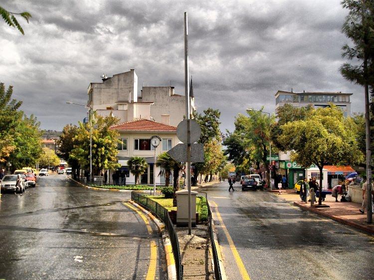 <p><strong>19. Tekirdağ</strong></p>
<p>İstanbul'a yakın bir yerdir. Köfte ve Hayrabolu tatlısı ile meşhurdur.</p>