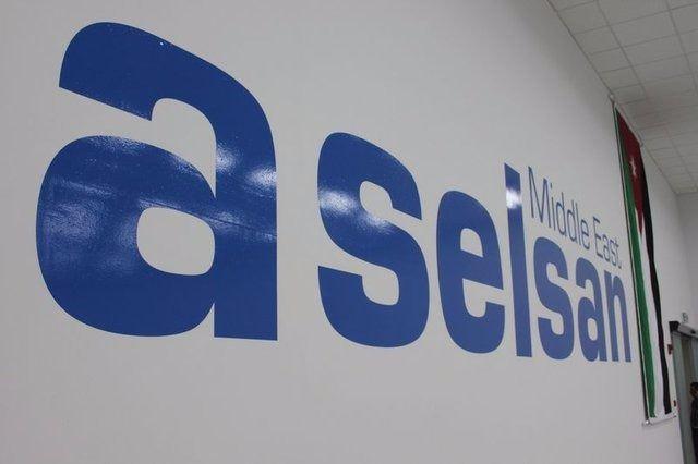 <p>Hedeften yansıyan lazer enerjisine güdümlenerek yüksek vurma hassasiyeti kazanan lazer güdümlü bombalar sayesinde hedefin vurulması için harcanan bomba sayısı ve uçağın sorti sayısı azalıyor. </p>

<p> </p>

<ul>
</ul>

<ul>
</ul>
