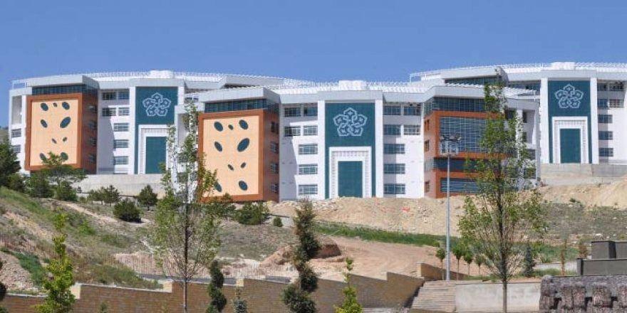 <p>Necmettin Erbakan Üniversitesi: 32 akademik personel alacak. Son başvuru 18 Mayıs.</p>

<p> </p>
