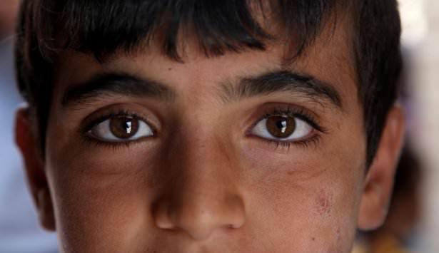 <p>Aileleriyle Musul'un Sincar il&ccedil;esinde k&ouml;pr&uuml; altları, inşaat alanları, cami ve okullarda kalan &ccedil;ocuklar, d&ouml;rt g&ouml;zle evlerine d&ouml;necekleri, yeniden arkadaşlarıyla oyun oynayacakları g&uuml;n&uuml; bekliyor.</p>
