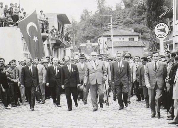 <p>5. Cumhurbaşkanı Cevdet Sunay'ın 1966 yılında gerçekleştirdiği Giresun ziyaretinden bir kare….</p>

<p> </p>
