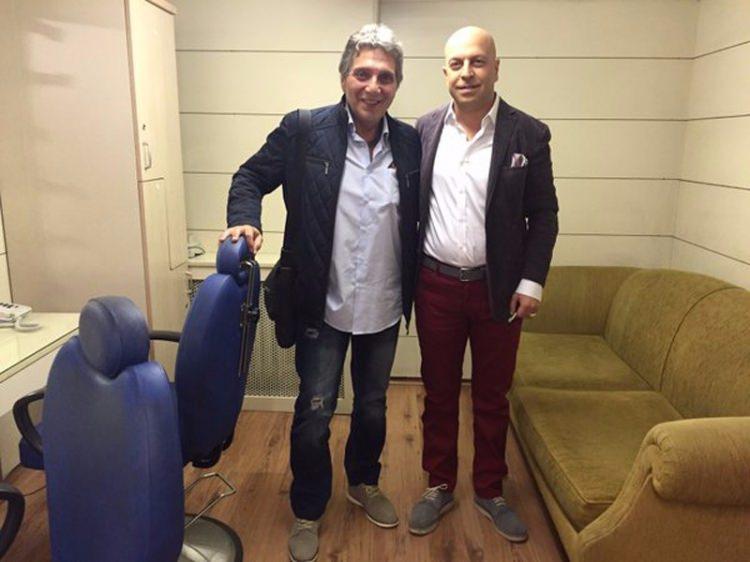 <p>ÜMİT AKTAN<br />
<br />
Bu dünyadaki en yalnız insanlar hakemlerdir sevgili seyirciler, bu dünyanın her yerinde böyledir. (Tribünler tarafından protesto edilen hakemin durumunu açıklarken)</p>