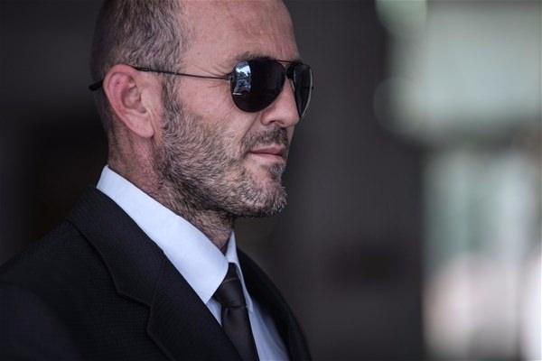 <p>Antalya'da otomobil motoru tamirciliği yapan İsmail Yıldırım, dünyaca ünlü Hollywood yıldızı Jason Statham'a benzerliğiyle dikkati çekiyor.</p>

<p> </p>
