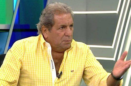 <p>ERMAN TOROĞLU<br />
<br />
Galatasaray'ın kanatları tavuk kanadı gibi, ızgara mızgara güzel gider, çıtır çıtır alırsın.</p>