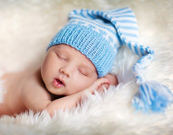 <p>Bebek, geceleri beslenmek için uyanmanın yanı sıra oda sıcaklığının fazla ya da az olması gibi nedenlerden dolayı uyanabilir. </p>

<p> </p>

