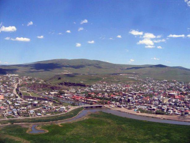 <p>Ardahan    <br />
148.796 kişi </p>
