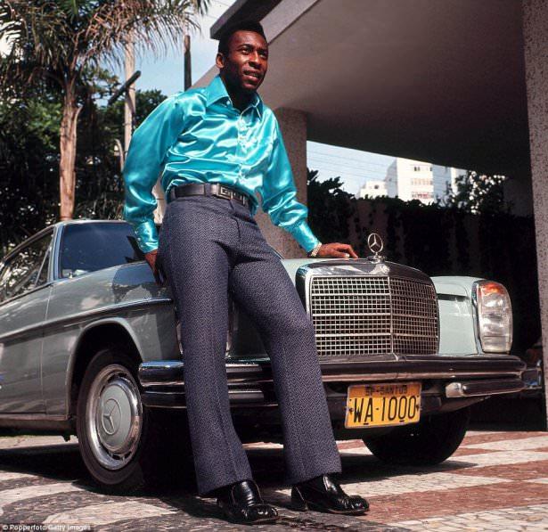 <p>Pele (1970) - Mercedes Benz W111</p>

<p> </p>
