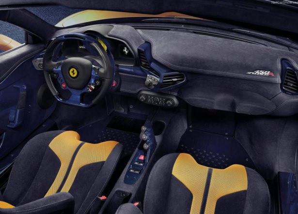 <p><strong>Ferrari 458 Speciale A </strong><br />
Ferrari, 0’dan 100’e 3 saniyede ulaşan 596 beygir gücündeki canavarını Paris’te görücüye çıkaracak.</p>
