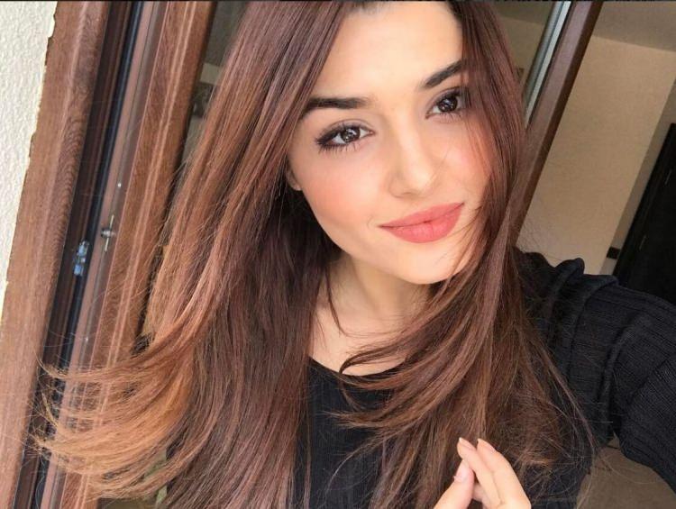<p><strong>Hande Erçel</strong></p>
<p>5.5 milyon civarı</p>