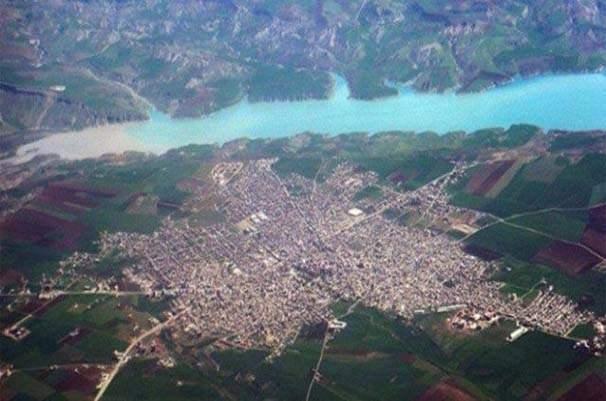 <p>Kahta, Adıyaman<br />
Nüfus: 120.378</p>
