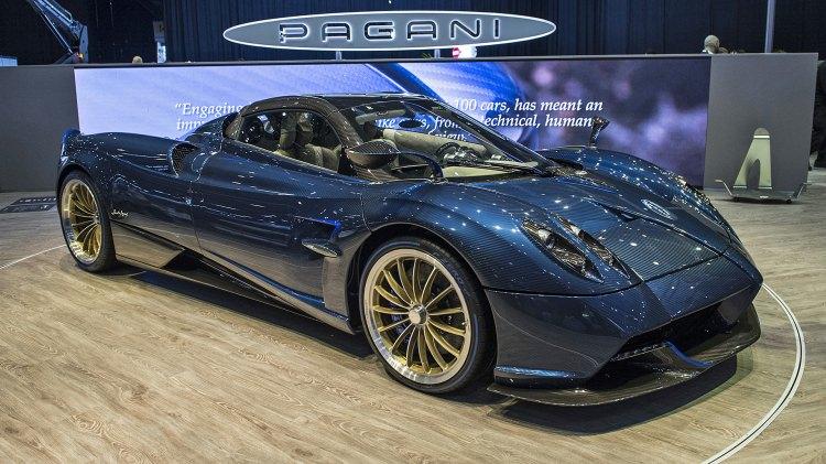 <p>Pagani Huayra Roadster</p>
