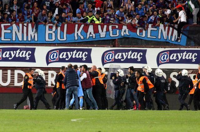 <p>Hakemden özür dilemiyorum ama, kusura bakmasın.</p>
<p> </p>