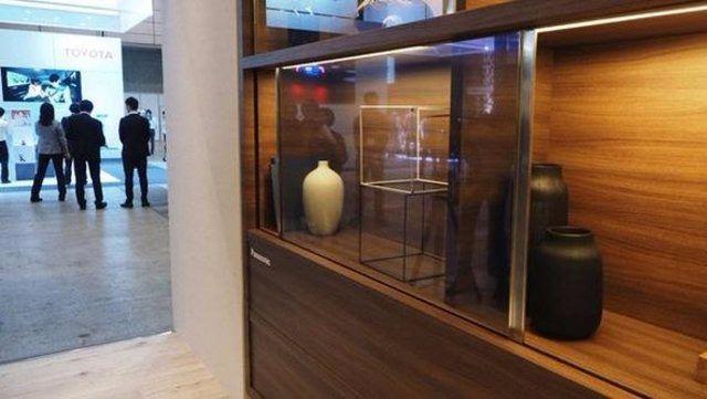 <p>Ancak televizyonu kapattığınız zaman, camın aslında bir televizyon ekranı olduğunu anlamak neredeyse imkansız.</p>

<p>&nbsp;</p>
